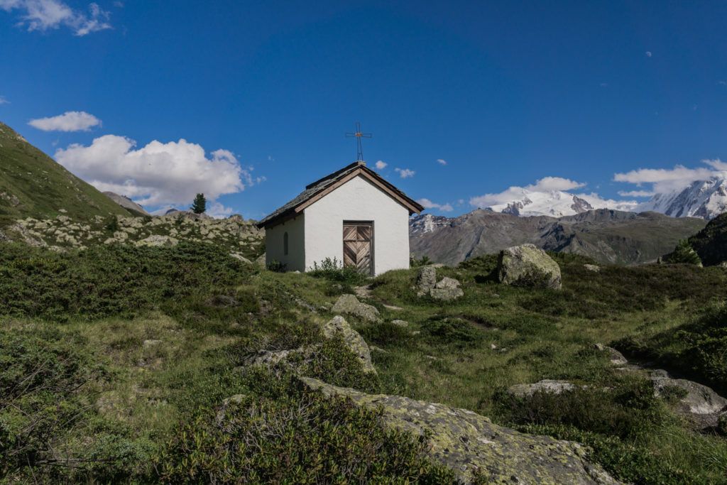 Kleine Bergkapelle am Berggasthof Trift.
